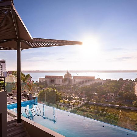Chaiya Palace Hotel Phnom Penh Luaran gambar